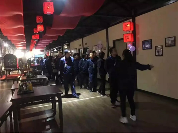 雙十一_酒_任性！全場(chǎng)半價(jià)，西安這家店也是拼了！211.jpg